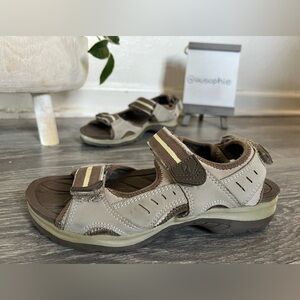 Dr. Scholl’s x Natural Sport VeIcro Sandals w Massage Gel Insoles. Size 6